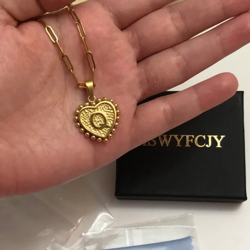 NEW| 14K Gold Plated Initial Q Layered Necklaces - Picture 6 of 7